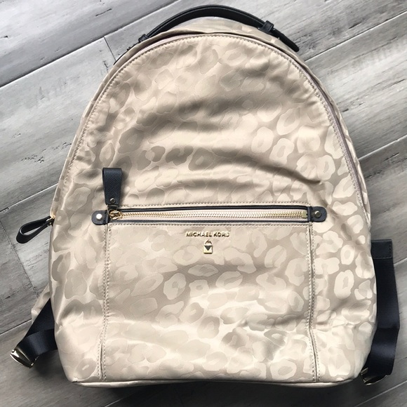 Michael Kors Handbags - Michael Kors nylon Kelsey